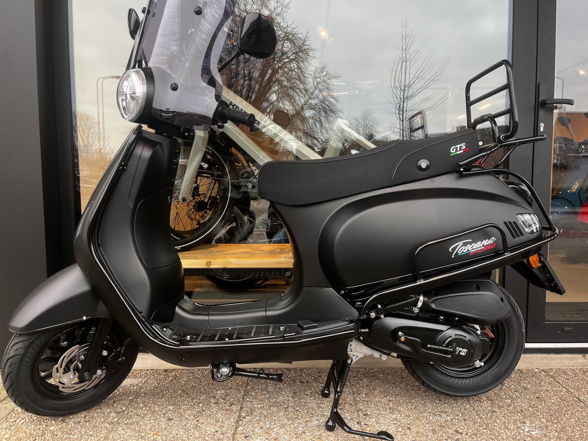 GTS Toscana Dynamic 4Takt Mat Carbon Black Euro 5 45KM GTS Toscana Dynamic 4Takt Mat Carbon Black Euro 5 45KM