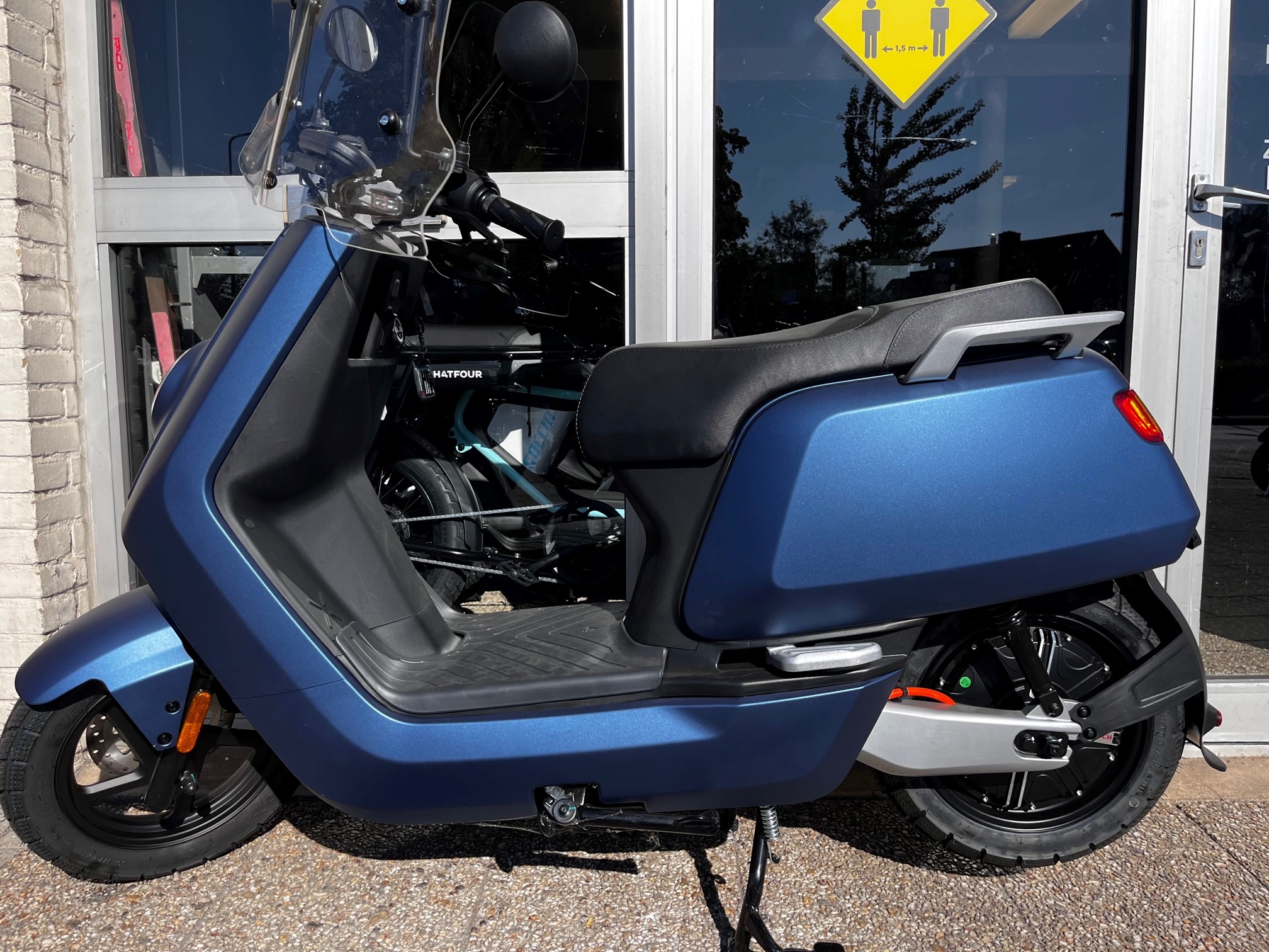 NIU NQi Sport | Mat Blauw | Elektrische Scooter | 60V-26AH | Incl. 4 Seizoensbanden